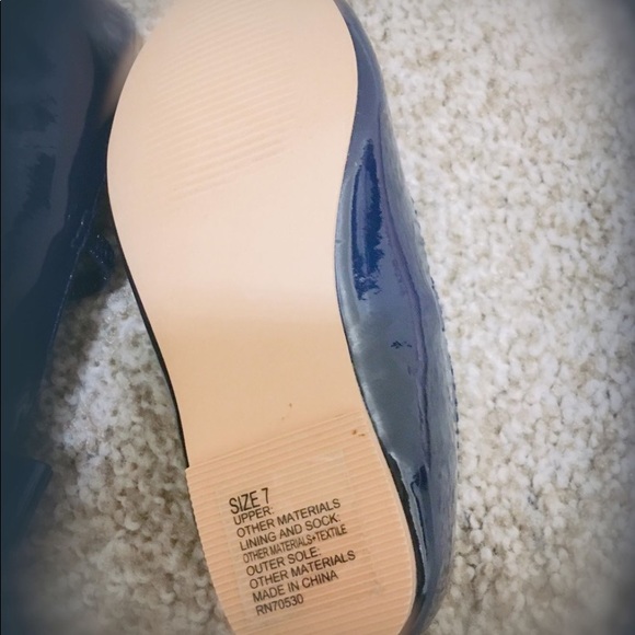 Shoes - Picture 2 of 2